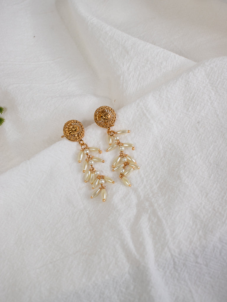 Pearl short necklace Earring