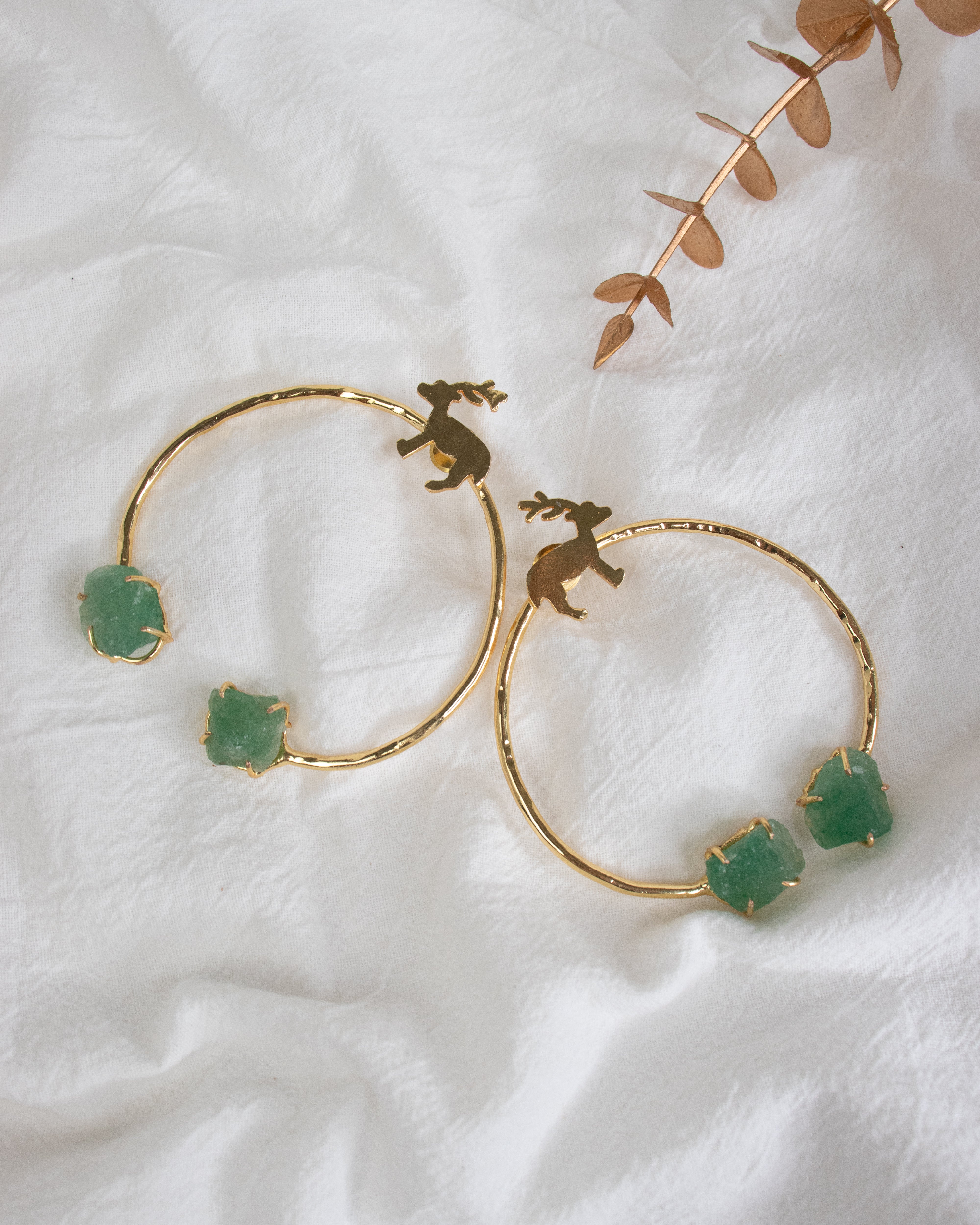 These Harmony Drops are the perfect choice! Measuring at 2.5 inches in both drop and width, these earrings are made of brass and feature stunning semi-precious stones. Add a touch of elegance to any outfit with these beauties. Our Contemporary Collections feature high-quality brass materials and are adorned with beautiful semi precious stones such as baroque, mop, citrine, quartz, and amethyst.