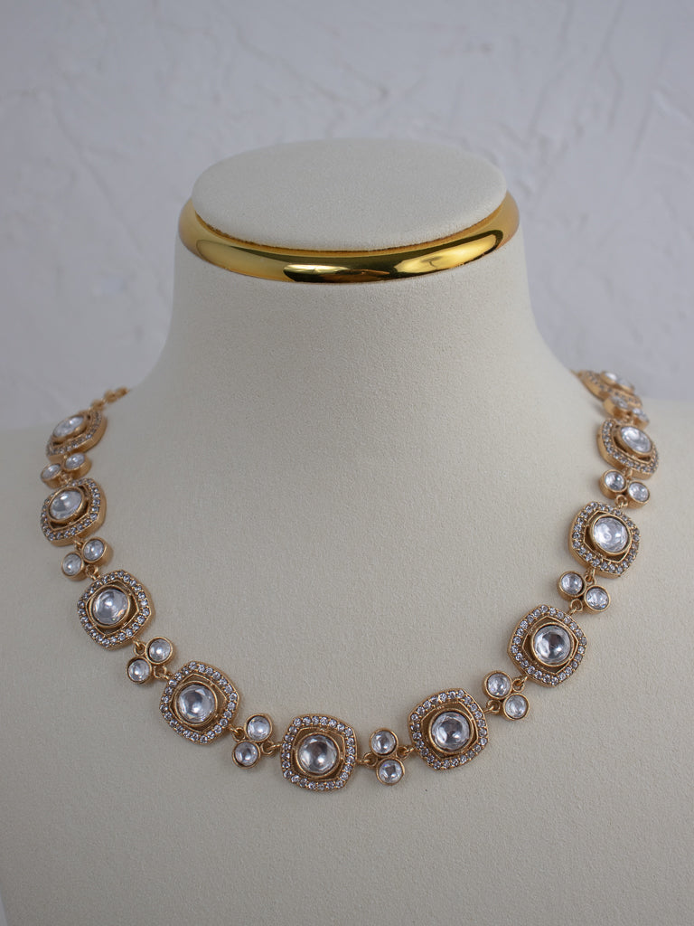 Aara - Short Necklace