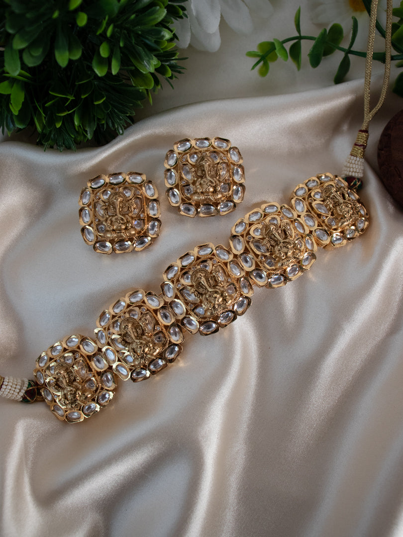 Ganesh Kundan Choker Set