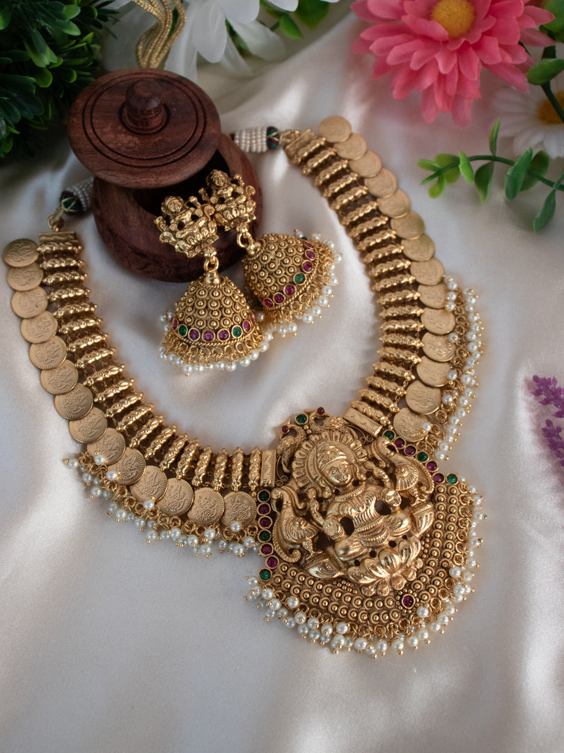 Lakshmi Short Neckpiece Set