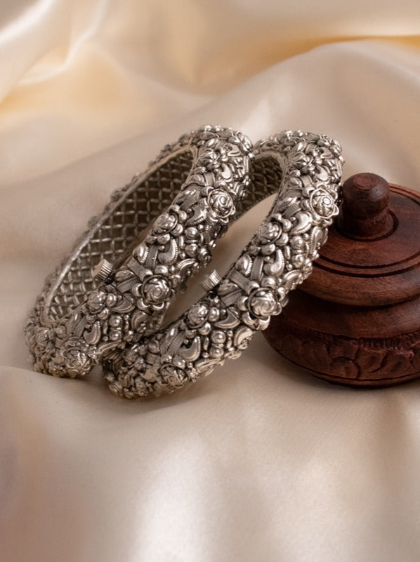 Silver Lookalike - Openable Screw Type Bangles - B116