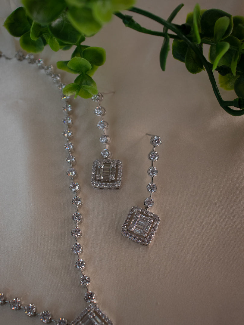 AD Short Necklace with earring..