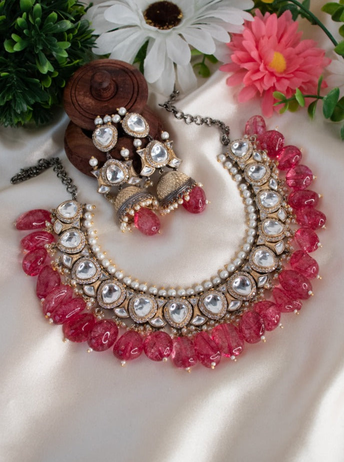 Short Necklace Set