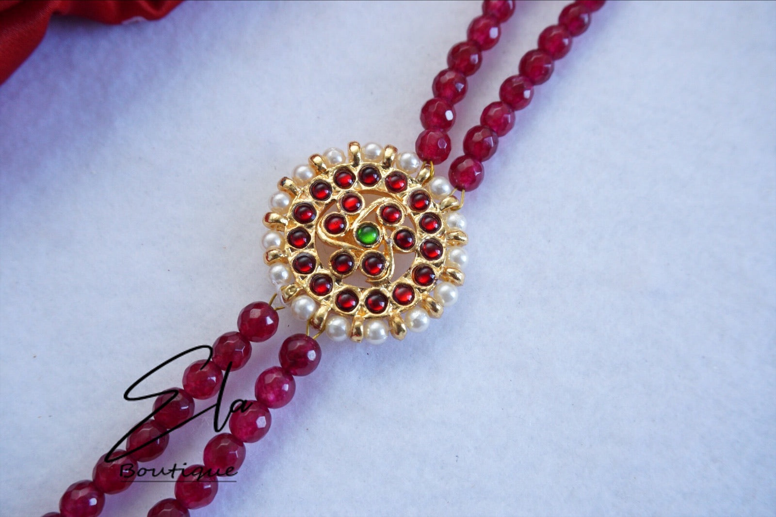 Traditional high neck kemp choker with Read Beads