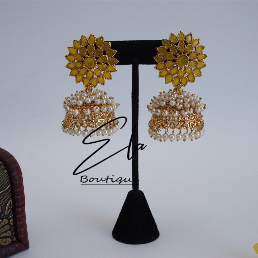 Jhumkas en grappes de perles