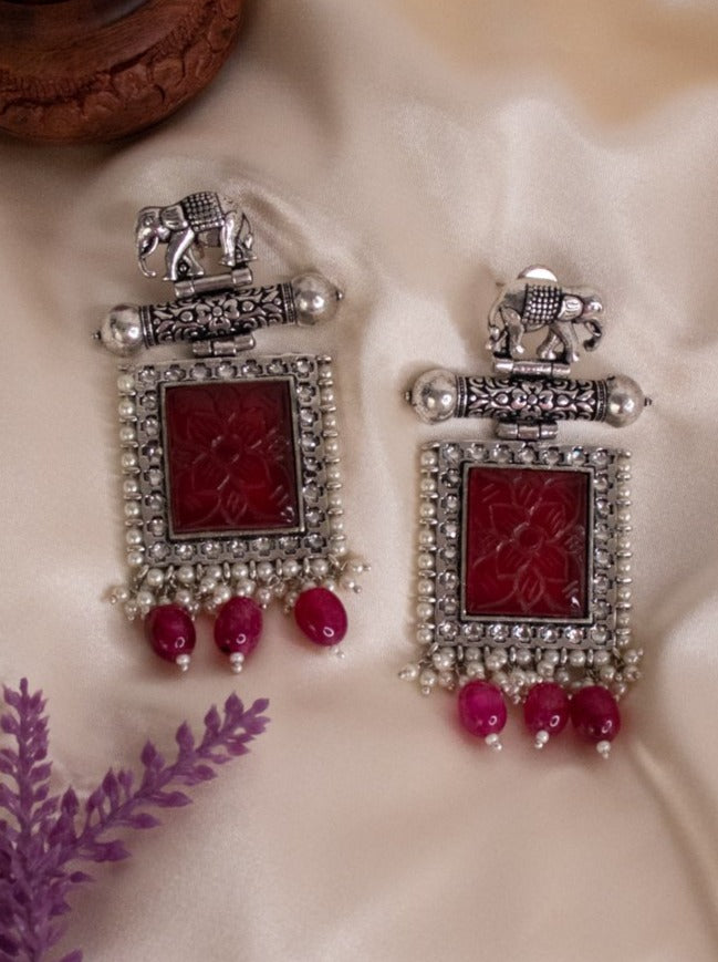 Yanai Earrings Oxidized - Ruby