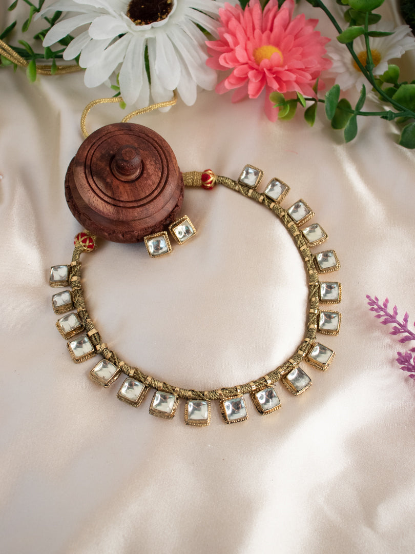 Short Neckpiece Set