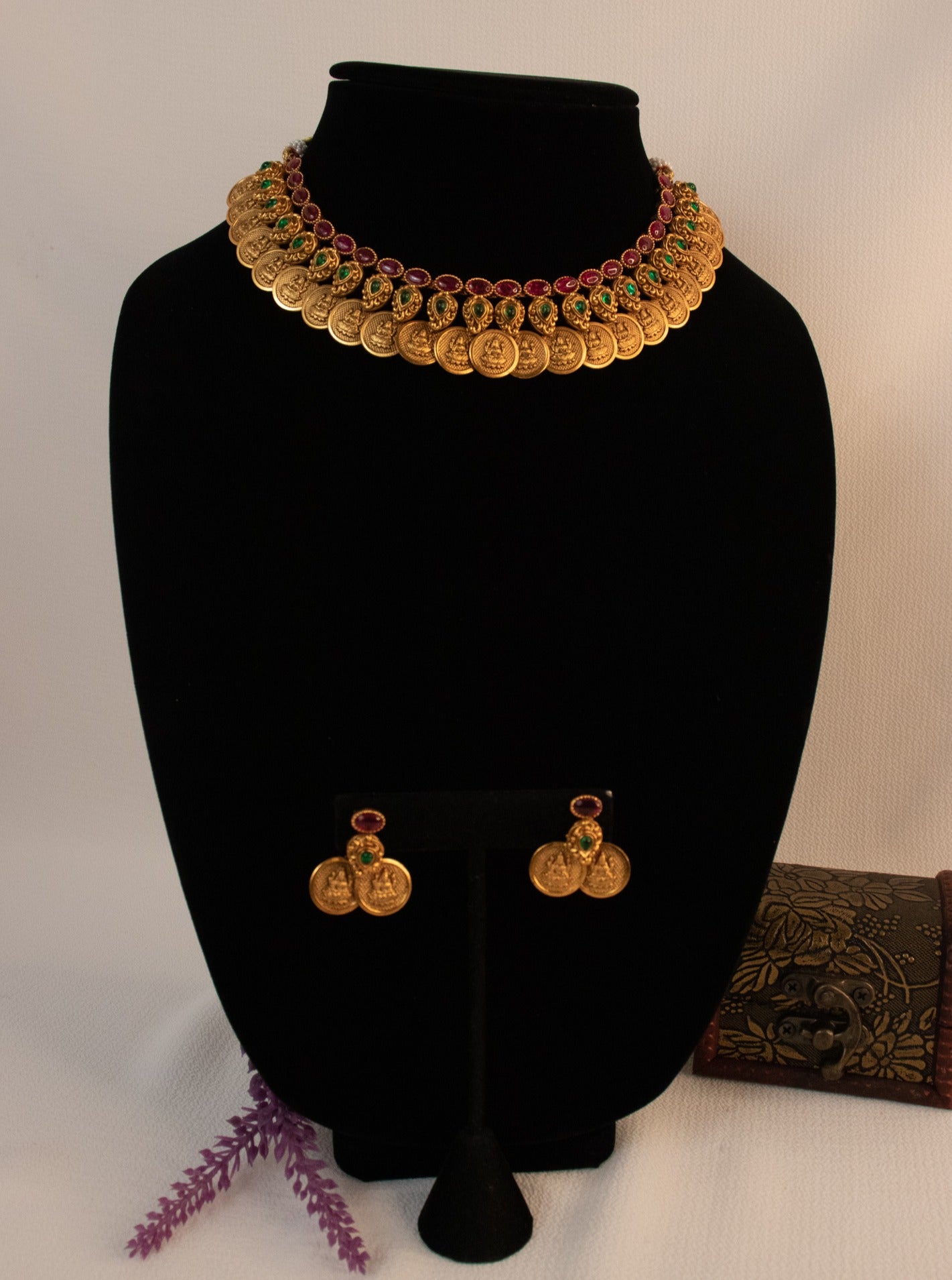 Lakshmi Short Necklace Set