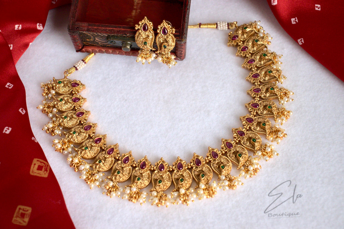 Traditional Maanga Neckpiece Set With Clustered Pearls